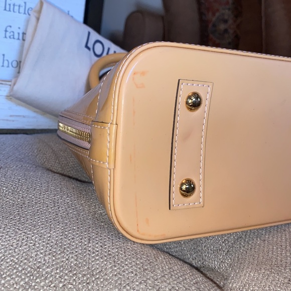 LOUIS VUITTON Vernis Alma BB Rose Ballerine Bag - Picture 9 of 15